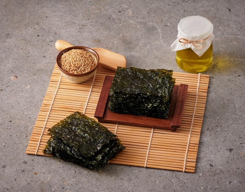 Seaweed (gim) exports last year reached USD 693 million (KRW 879.3 billion), up 15% from 2020. (iclickart) *[Unauthorized reproduction and redistribution of the above photo is strictly prohibited under copyright laws and regulations.]