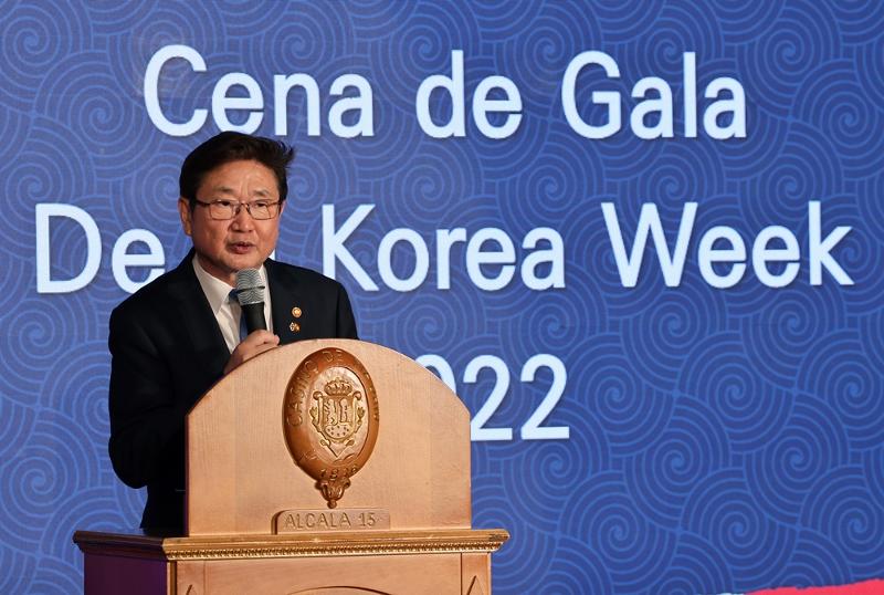 Minister of Culture, Sports and Tourism Park Bo Gyoon on July 11 gives a speech at the site of 