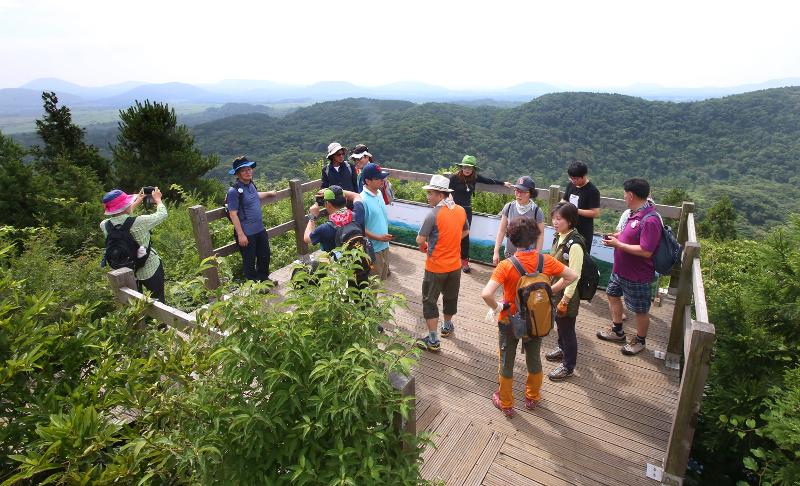This observatory is at Geomunoreum Lava Tube in the town of Jocheon-eup of Jeju City, Jeju Island.