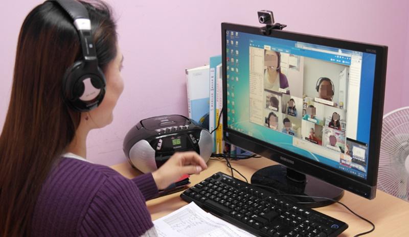 The Korea Immigration Service Foundation from Aug. 29 will begin the third semester of its online classes for expats under the Korea Immigration and Integration Program (KIIP). Shown are a KIIP lecturer and her students during an online class. (Korea Immigration Service Foundation)