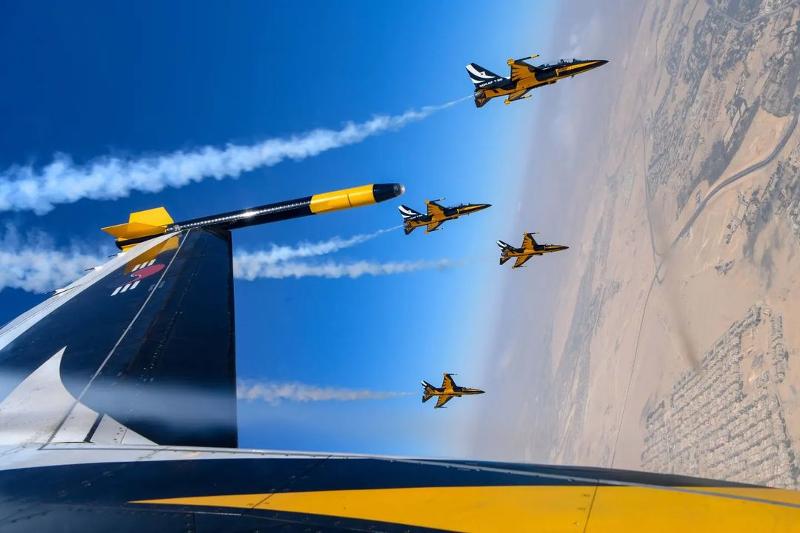 The Black Eagles, the Republic of Korea Air Force's aerobatic flight team, on Aug. 3 displays acrobatics at the Pyramid Air Show 2022 in Cairo, Egypt. (Black Eagles' official Instagram account)