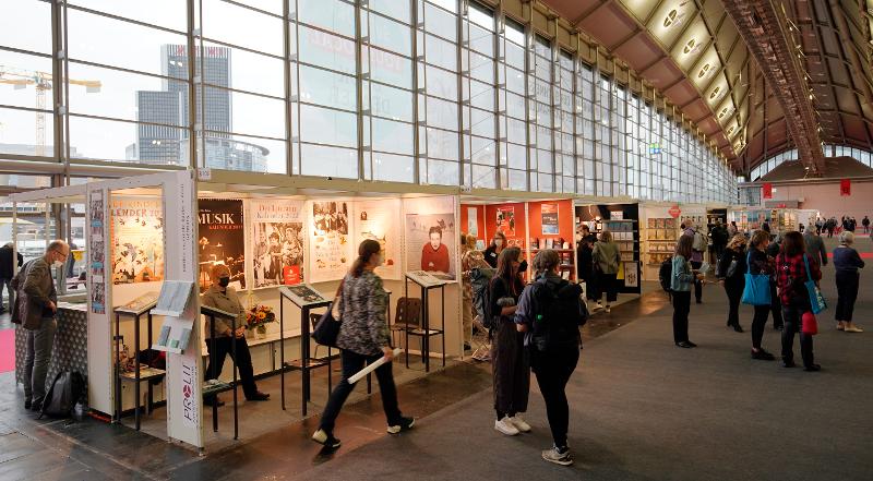 This scene is from last year's Frankfurt Book Fair in Frankfurt, Germany. (Yonhap News) 