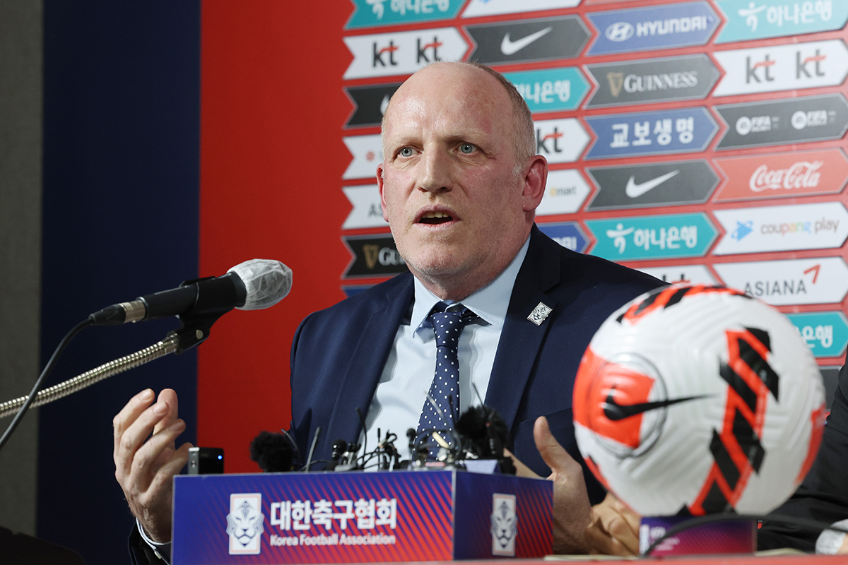 Michael Muller, new chairman of the National Team Committee of the Korea Football Association (KFA), on Jan. 11 speaks at a news conference held at KFA House in Seoul's Jongno-gu District. 