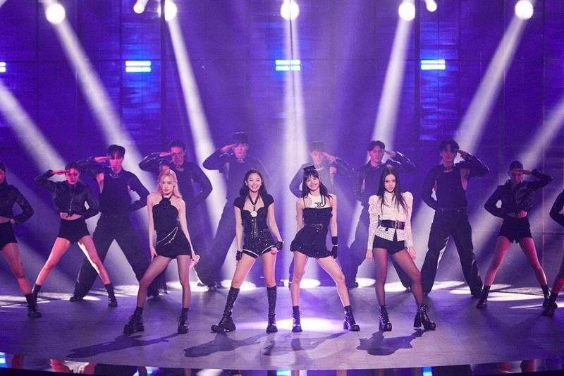 BLACKPINK on Jan. 25 performs at the French Hospital Foundation's charity concert at the indoor arena Zenith Paris inside La Villette in the French capital. (YG Entertainment)