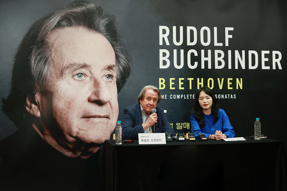 Classical pianist Rudolf Buchbinder, dubbed a (Beethoven specialist,) on June 28 at Ode Port in Seoul's Gangnam-gu District answers questions at a news conference on the release of his album and concerts in Seoul.