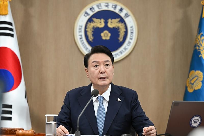 President Yoon Suk Yeol on the morning of Sept. 12 speaks at the 38th Cabinet meeting at the Office of the President in Seoul's Yongsan-gu District. (Kang Min-seok from Presidential Security Service)