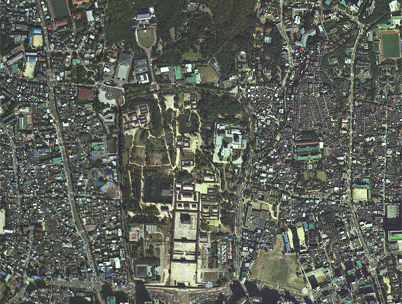 This photo taken by Compact Advanced Satellite 500-1 (CAS500-1) shows the area around Gyeongbokgung Palace and Cheong Wa Dae in Seoul's Jongno-gu District. (Ministry of Land, Infrastructure and Transport)