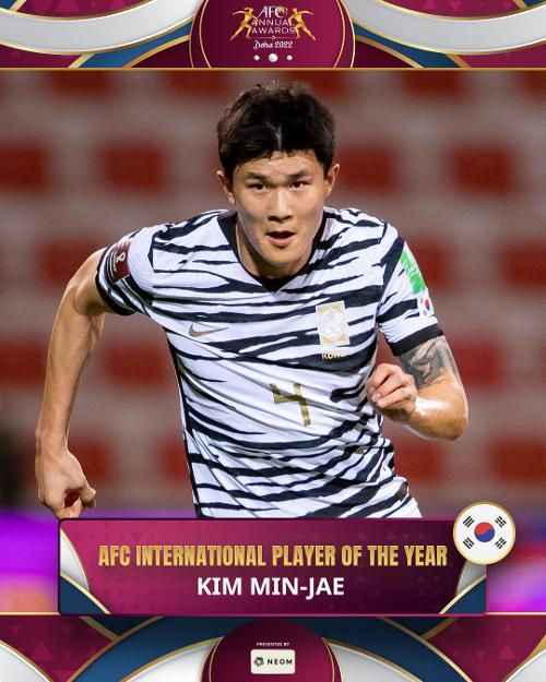 National soccer defender Kim Min-jae (Bayern Munich) on Oct. 31 won Asian International Player of the Year at the Asian Football Confederation's (AFC) awards ceremony held at Qatar National Convention Centre in the Arab country's capital of Doha. (AFC's official Facebook page)