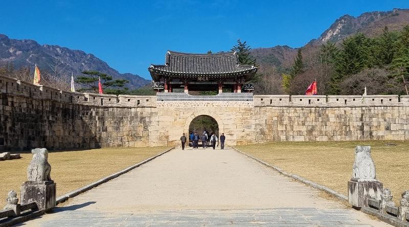 Juheulgwan Gate is the No. 1 gate at Mungyeongsaejae Pass in Mungyeong, Gyeongsangbuk-do Province. (Aisylu Akhmetzianova) 