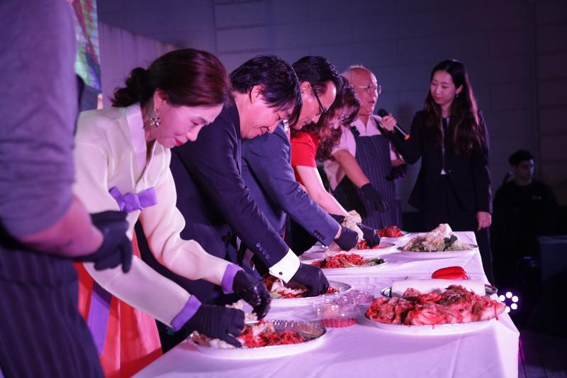 The KCC in Argentina on Nov. 22 holds an event to mark Kimchi Day. (KCC in Argentina) 