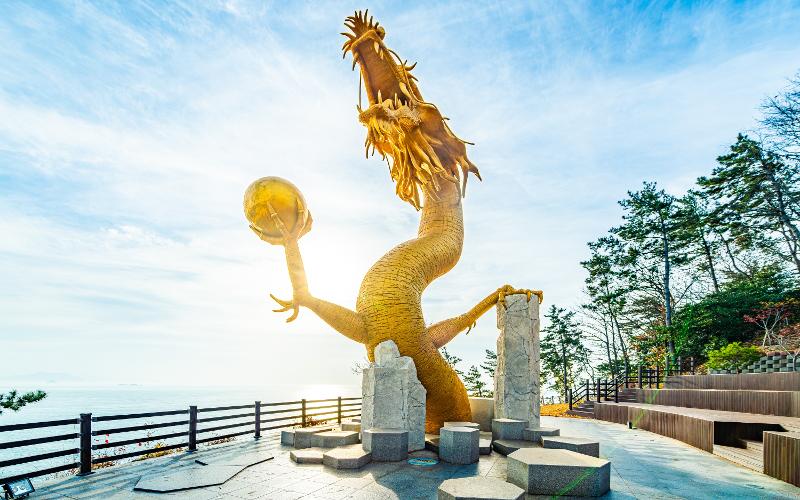 This sculpture of a dragon is on Mireumaru-gil Trail in Goheung-gun County, Jeollanam-do Province. (Korea Tourism Organization) 