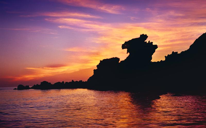 The scenic Yongduam Rock is on Jeju Island. (Jeju Tourism Organization) 