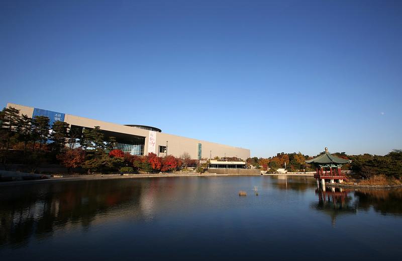 The National Museum of Korea last year ranked sixth worldwide in the number of visitors for a museum or art gallery. (Korea.net DB)