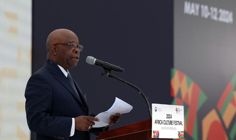 Gabonese Ambassador to Korea Carlos Victor Boungou, who is also dean of the diplomatic corps, on May 10 delivers a congratulatory speech at the opening ceremony of the 2024 Africa Festival on an outdoor stage of Gwanghwamun Square in Seoul's Jongno-gu District. 