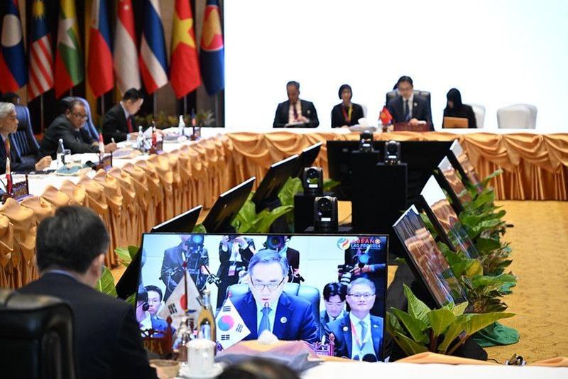 Minister of Health and Welfare Cho KyooHong on Aug. 9 will attend the second Korea-ASEAN and 10th ASEAN Plus Three (Korea, China and Japan) Health Ministers' Meetings in Vientiane, Laos. Shown is a scene from the Korea-ASEAN Foreign Ministers' Meeting on July 26 in Vientiane. (Ministry off Foreign Affairs)