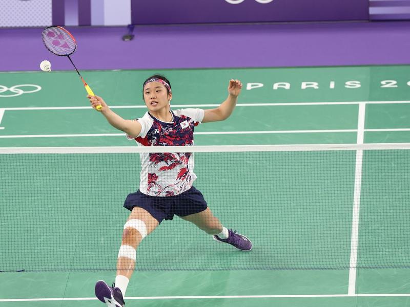 World No. 1 An Se Young on Aug. 5 plays in the final of the women's badminton singles of the Paris Summer Olympics at the Porte de La Chapelle Arena in the French capital.