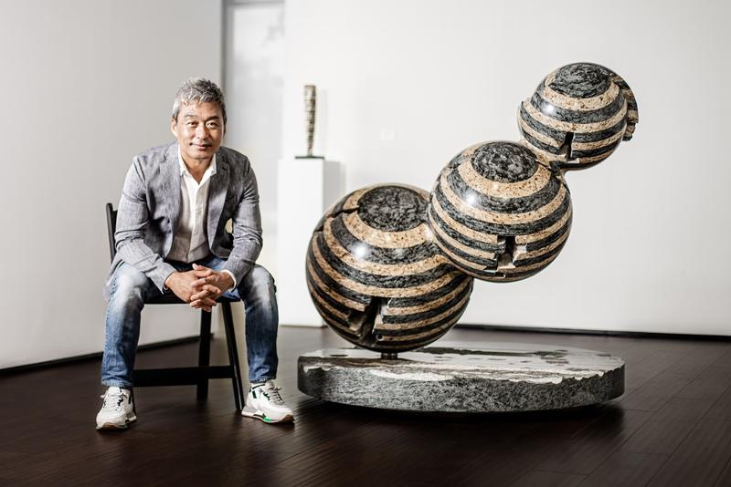 Sculptor Park Eun Sun. (Art of the World Gallery)