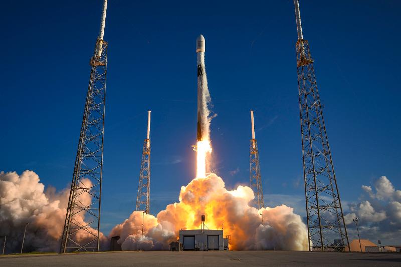  The Korea AeroSpace Administration will share its space exploration data with the world. Shown is the SpaceX Falcon 9 rocket on Aug. 5, 2022, blasting off from Cape Canaveral Space Force Base in Cape Canaveral, Florida, carrying Korea's first lunar orbiter Danuri. (Korea Aerospace Research Institute)