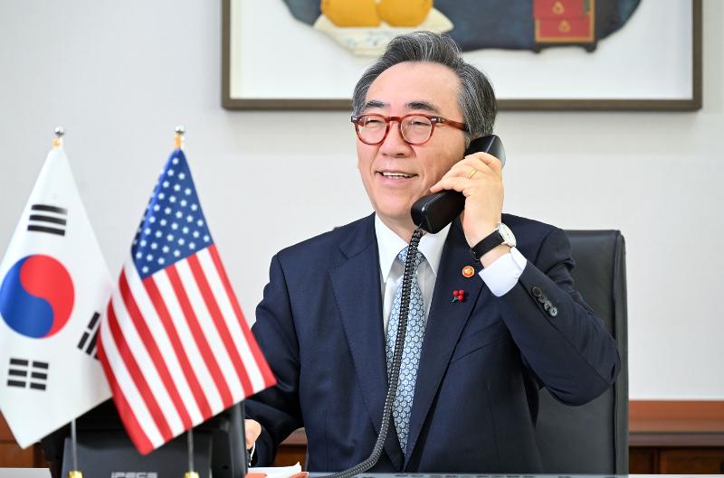 Minister of Foreign Affairs Cho Tae-yul speaks on the phone on Jan. 23 with Marco Rubio, the new United States secretary of state (Ministry of Foreign Affairs)