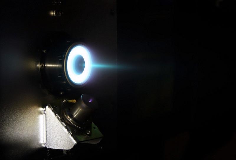 A low-power Hall-effect thruster of 150 W used to position ultra-small and small satellites is seen being operated. A device to better control these has been developed by a research team led by Korea Advanced Institute of Science and Technology (KAIST) nuclear and quantum engineering professor Choe Wonho, and Cosmobee, an electric propulsion company. (KAIST)  