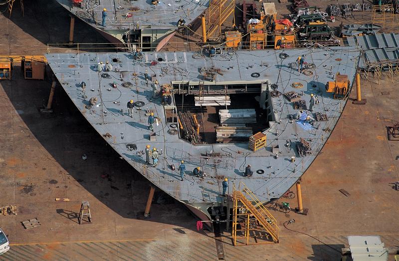 The Ministry of Employment and Labor on March 13 announced a pilot training program for foreign workers in shipbuilding in a joint project with the southern coastal city of Ulsan. iClickArt (Unauthorized reproduction and redistribution of the above photo is prohibited under copyright law.)  