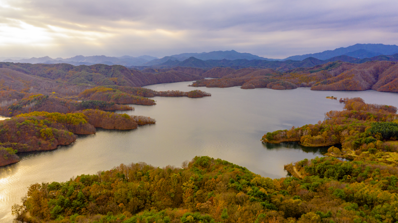 Hoengseonghosugil Trail's five sections in Hoengseong-gun County, Gangwon-do Province, are among this year's 10 hidden gems of domestic tourism.