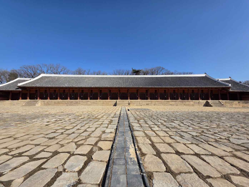 Jeongjeon Hall at Jongmyo Shrine after renovation (Korea Heritage Service)