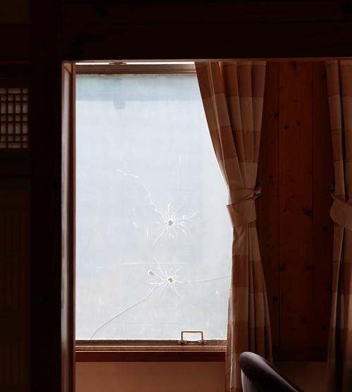 This is a replica at Gyeonggyojang of the second-floor window with bullet marks where Kim Gu was assassinated by Republic of Korea Army Lt. Ahn Doo-hee.