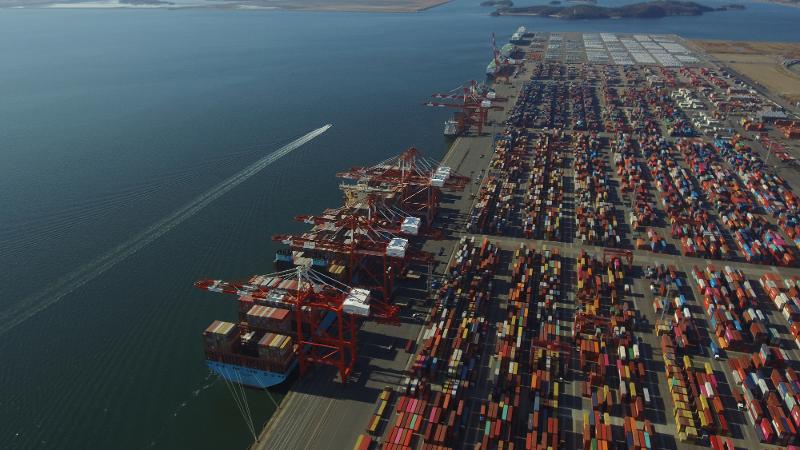 The Ministry of Trade, Industry and Energy and the Ministry of Science and ICT on April 15 said information and communications technology (ICT) exports last month reached USD 20.58 billion in releasing data such overseas shipments in March. (Yeosu Gwangyang Port Authority) 