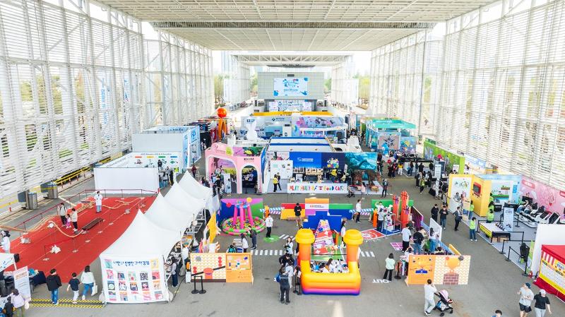 The Science Festival runs from April 16-20 in Daejeon. Shown is the event on opening day on April 16. (Ministry of Science and ICT) 