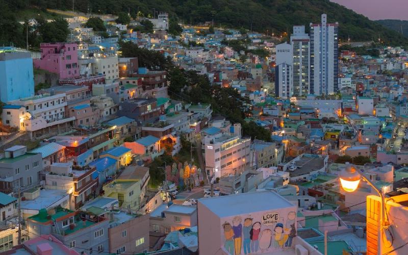 Busan Metropolitan City on April 23 announced that along with the Busan Tourism Organization (BTO), the city began offering this month 49 types of tourism products catering to foreign visitors. (BTO's official Facebook page)