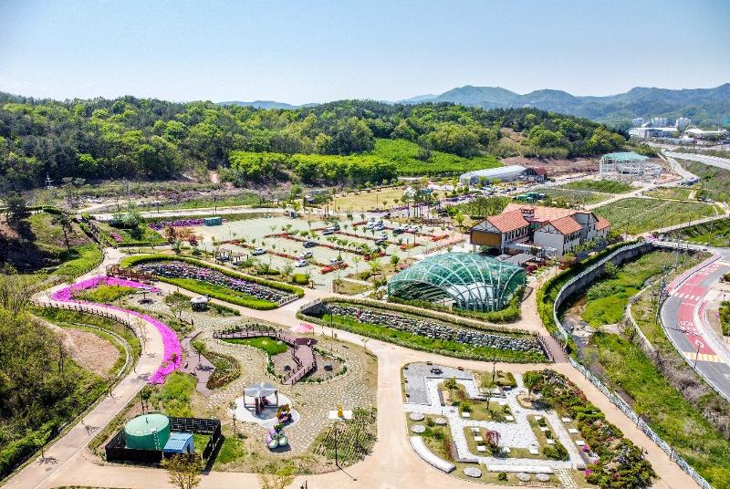 Yeongdong Rainbow Healing Tourist Site in Yeongdong-gun County, Chungcheongbuk-do Province (Korea Tourism Organization)