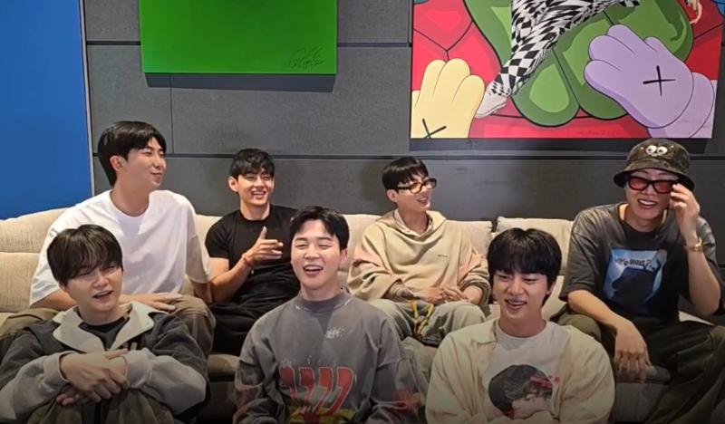 The reassembled K-pop sensation BTS on July 1 announced on a live broadcast on Weverse, the group's platform for its global fan community, its planned release of a new album and launch of a world tour in spring next year. (Screen capture from Weverse's official website)