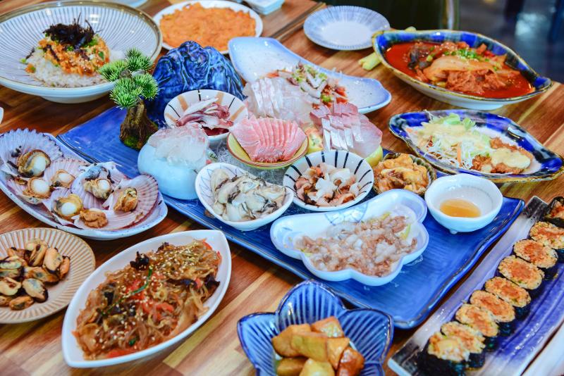 Dajji is the culture of eating a huge meal while drinking alcohol exclusive to Tongyeong, Gyeongsangnam-do Province, featuring fresh seafood caught from the seas off Namhae-gun County. 