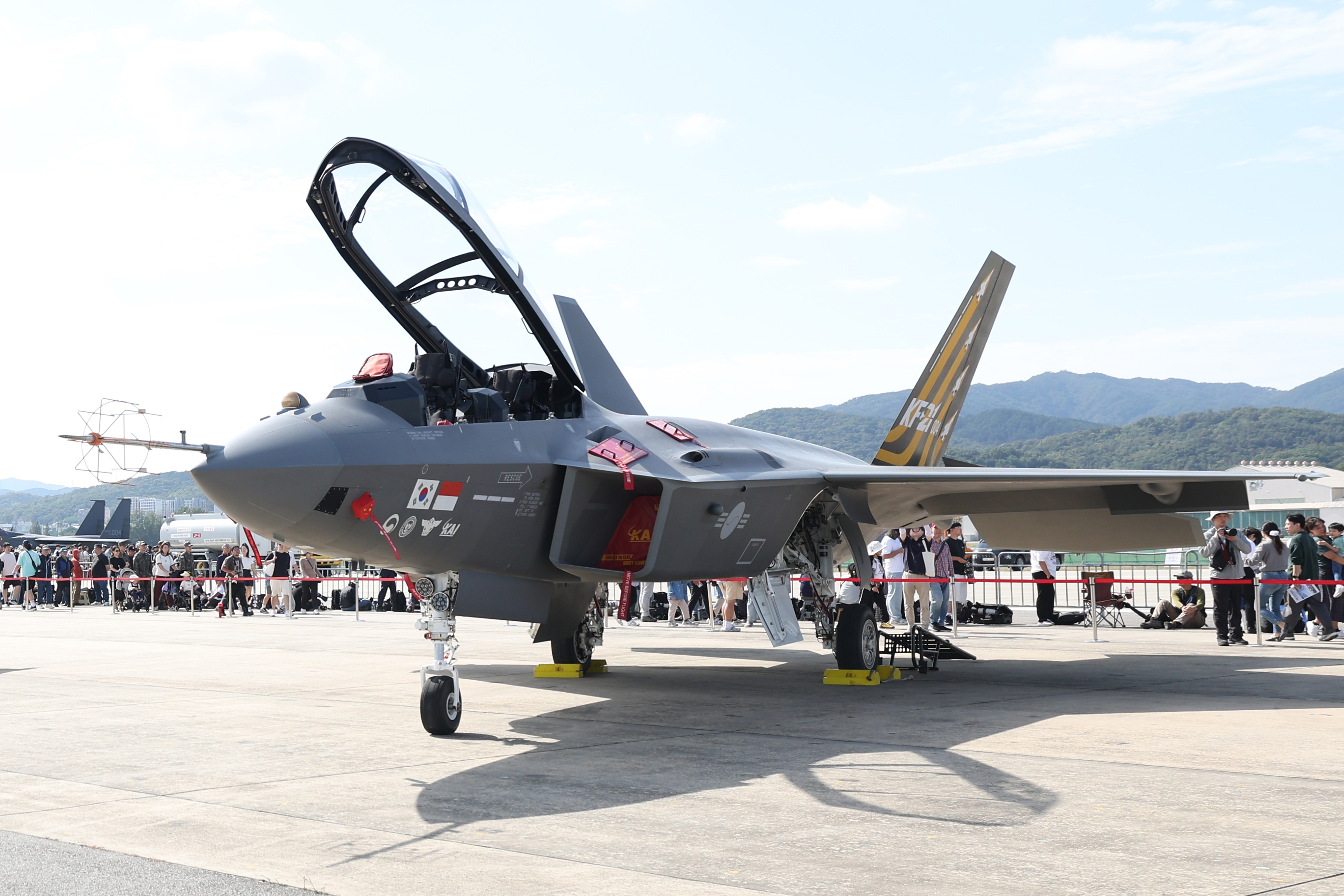 The domestically developed supersonic fighter KF-21 on Oct. 17 is displayed at the Seoul International Aerospace and Space Exhibition (ADEX), the nation's largest trade show of its kind, at Seoul Air Base in Seongnam, Gyeonggi-do Province.