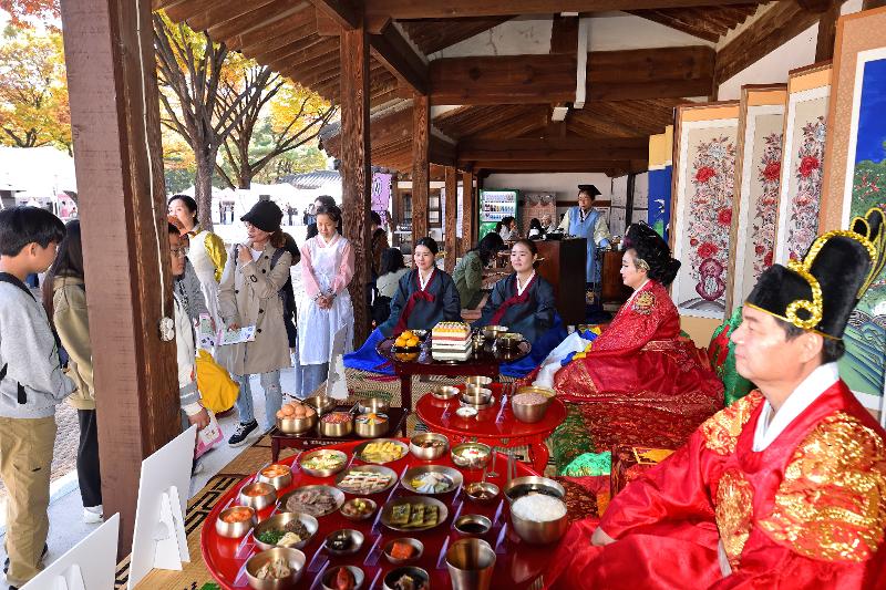 A traditional food festival slated for Oct. 18 at Unhyeongung Palace in Seoul's Jongno-gu District will feature royal court and holiday cuisine served to the king and aristocratic class of the Joseon Dynasty (1392-1910).  