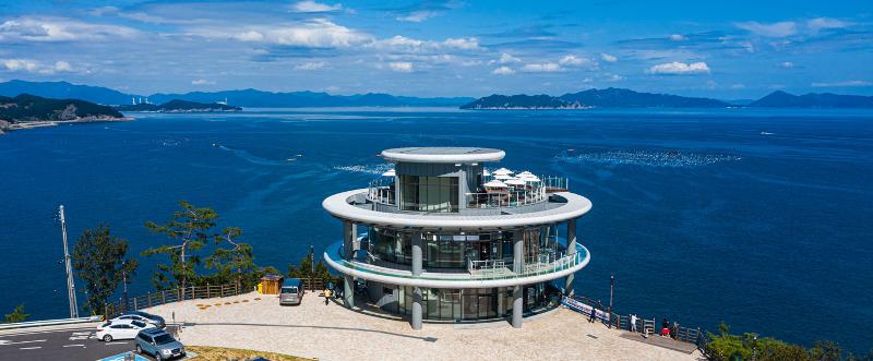 Mulmi Coast Observatory in Namhae-gun County, Gyeongsangnam-do Province, offers 360-degree panoramic views of the country's southern waters. (Namhae County)  