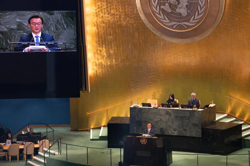 Minister of Oceans and Fisheries Chun Jae-soo on Dec. 9 speaks at the United Nations General Assembly at the world body's headquarters in New York. (Ministry of Oceans and Fisheries)  