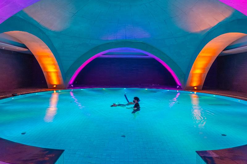 The dome-shaped pool Haeam Hydro offers comfort while floating in water. 