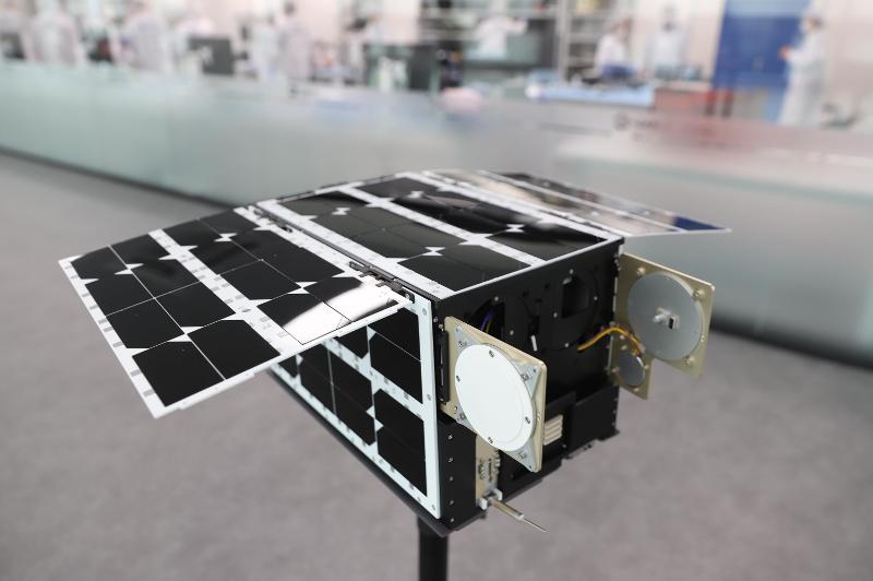 This is a full-scale mockup of the cube satellite K-RadCube made by Nara Space Technology demonstrating the deployment of solar panels and antennas in space. (Korea Astronomy and Space Science Institute) 