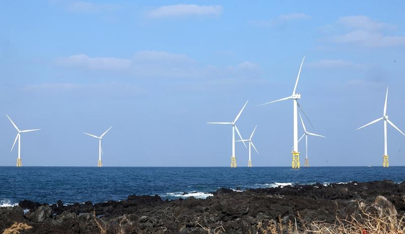 Completed on Dec. 15, 2025, the Hanlim Offshore Wind Power Project on Jeju Island can produce 234 GW of electricity a year to power 65,000 households. (KEPCO)  