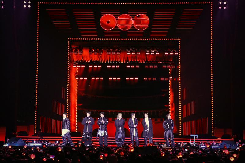 ▲ 그룹 방탄소년단(BTS)이 3월 21일 서울 광화문 광장에서 'BTS 컴백 라이브: 아리랑(ARIRANG)' 공연을 펼치고 있다. 빅히트 뮤직/넷플릭스