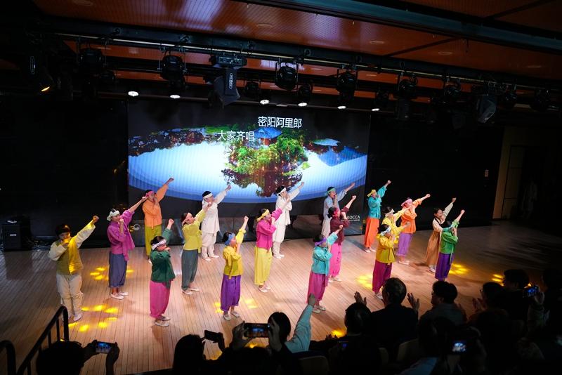 The Ministry of Culture, Sports and Tourism and the Korean Foundation for International Cultural Exchange on May 28 announced the launch of this year's Touring K-Arts project. Shown is the singing and dancing show 