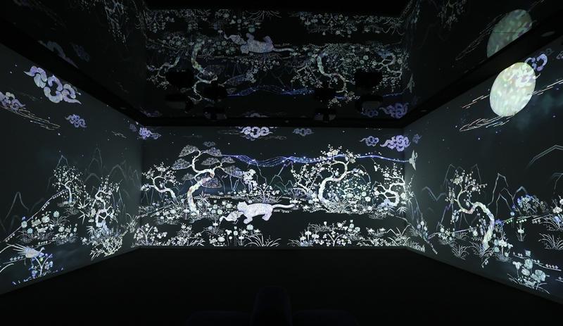 Media art reinterpretation of traditional najeonchilgi (mother-of-peal lacquerware)