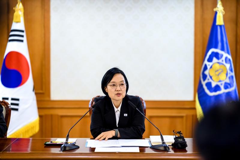 ▲ Prime Minister Han Seong-sook on July 23 speaks at a meeting of the Committee for International Development Cooperation at Government Complex-Seoul in the capital's Jongno-gu District. (Office for Government Policy Coordination-Prime Minister's Secretariat)