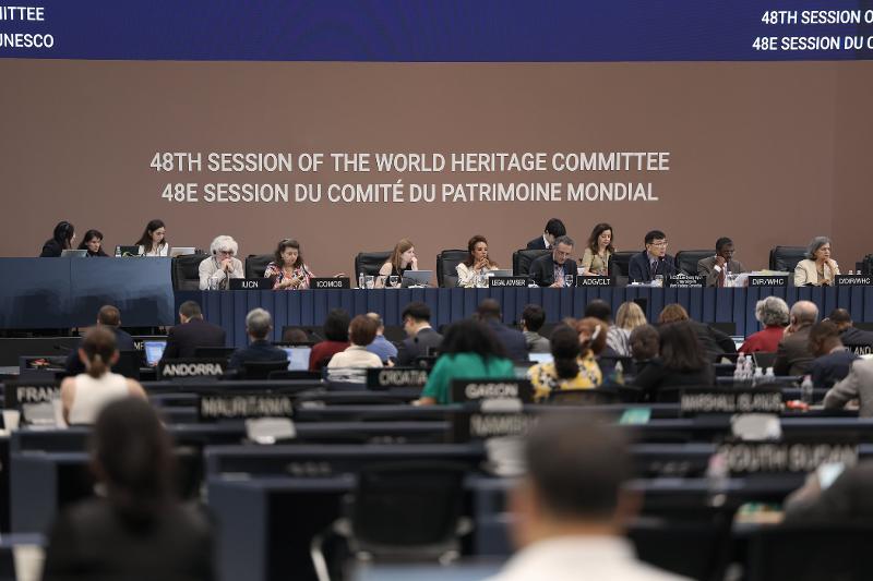Lee Byong Hyun, chairperson of this year's annual session of the UNESCO World Heritage Committee (third from right), on July 8 presides over the plenary session at the main conference hall of the convention center BEXCO in Busan's Haeundae-gu District. (UNESCO) 