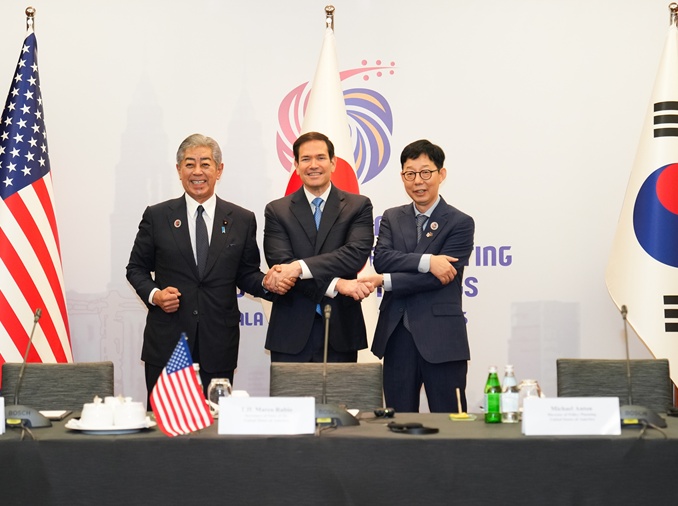 Vice FM reaffirms goal of nuke-free N. Korea with US, Japan