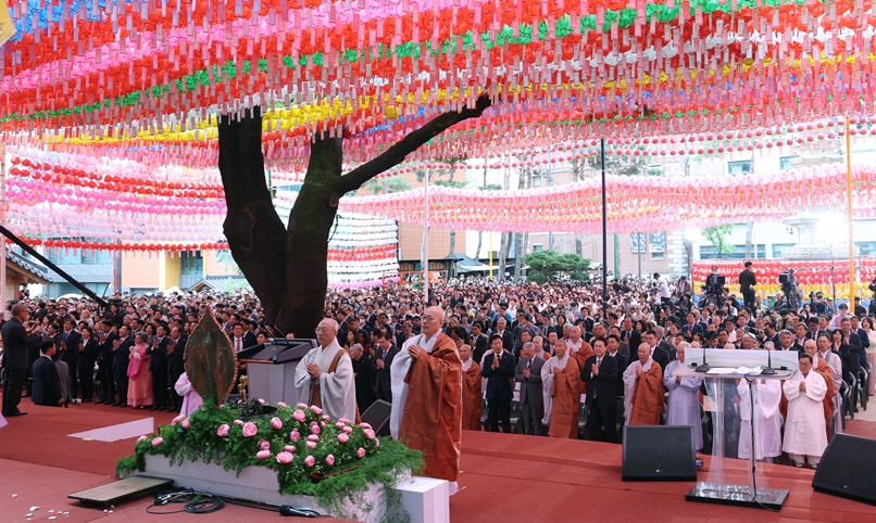 Ceremony marks Buddha's 2,568th birthday