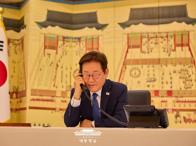 President Lee talks 'close cooperation' with Tajikistan, Kyrgyzstan
