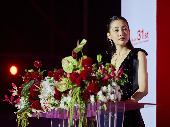 'Pachinko' star goes from fan to host of BIFF opening ceremony